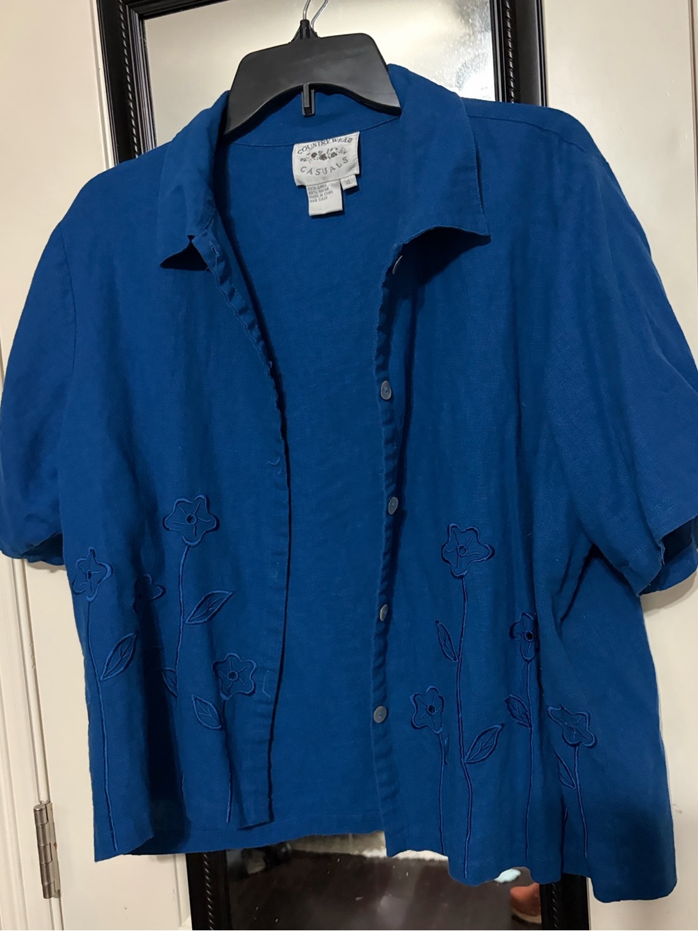 Women's Short-Sleeve Embroidered Button-Down Shirt in Blue
